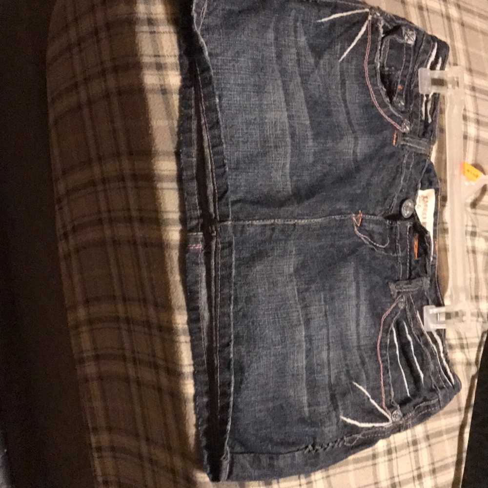 Cute laguna beach jean skirt it’s brand new